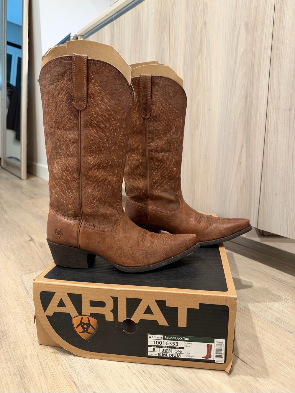 Ariat Women's Chestnut Brown Lace-Up Western Boots